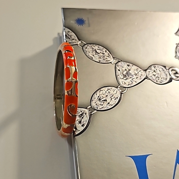 Vintage Gold Tone Enamel Cuff Clamper Bracelet. - Picture 4 of 8